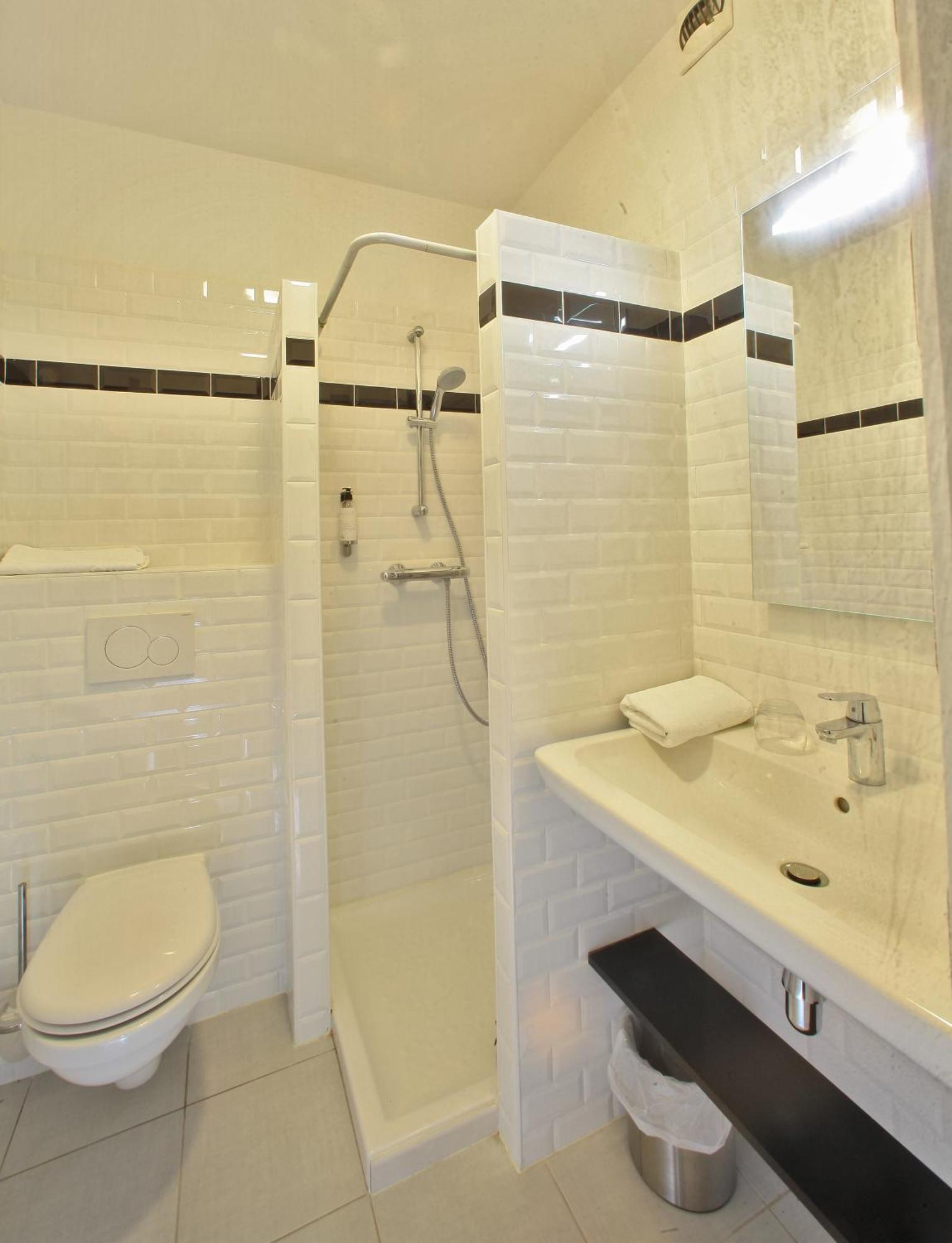 Double Room Shower Old City View,1198100050:JPEG